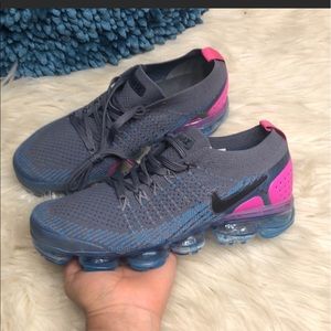 Women’s Flyknit Vapormax sz 7